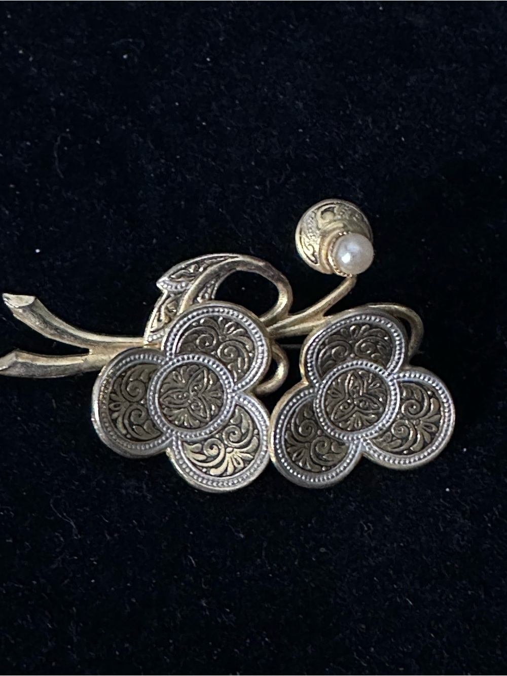 491- Damascene Gold-Tone Floral Cluster Brooch with Pearl Accent